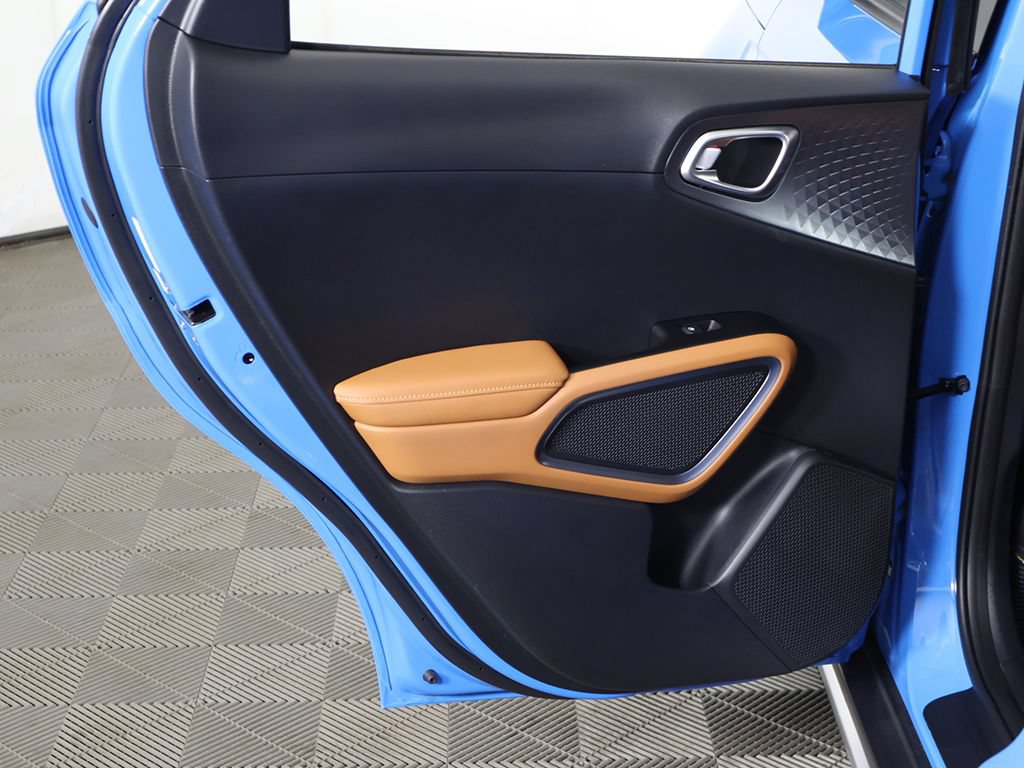 Used 2025 Kia Soul EX FWD image 25