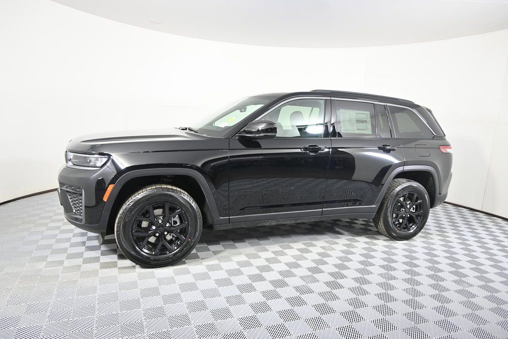 New 2026 Jeep Grand Cherokee Laredo image 2