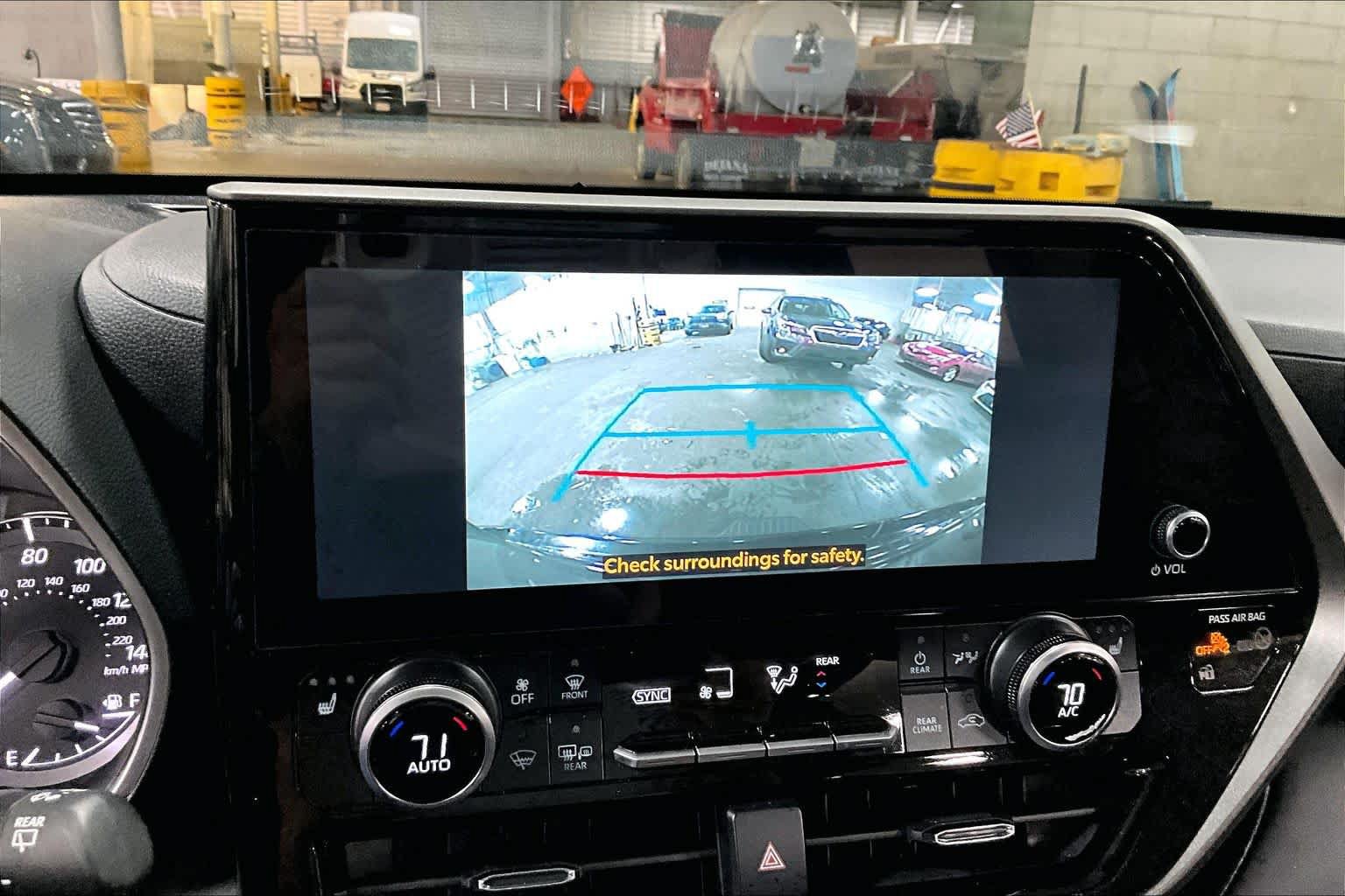 Used 2026 Toyota Highlander XLE AWD/4WD image 27