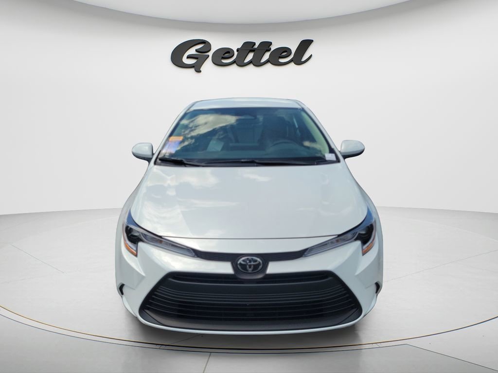 New 2026 Toyota Corolla LE FWD image 2