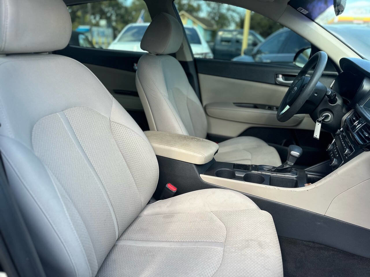 Used 2018 Kia Optima LX image 24