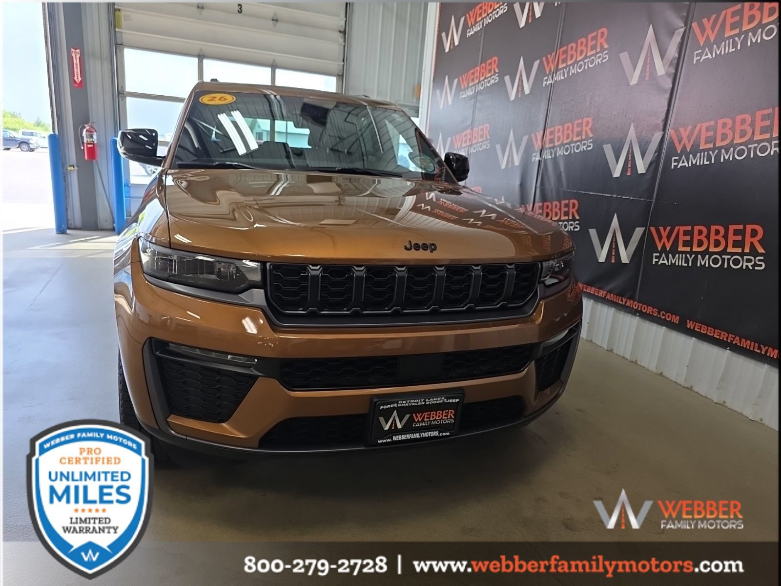 New 2026 Jeep Grand Cherokee Limited w/ Limited Altitude Package AWD/4WD image 2