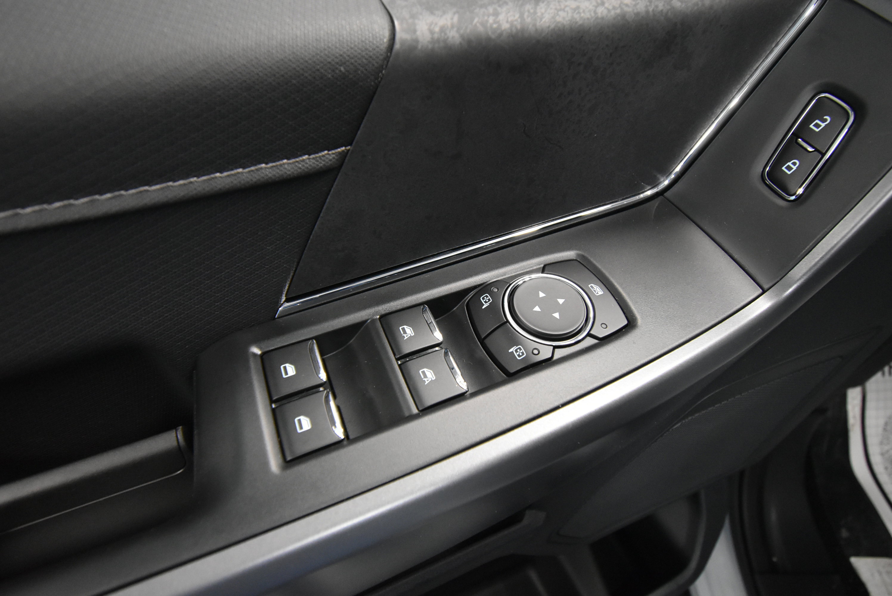 New 2025 Ford F150 XLT w/ Equipment Group 302A MID image 4