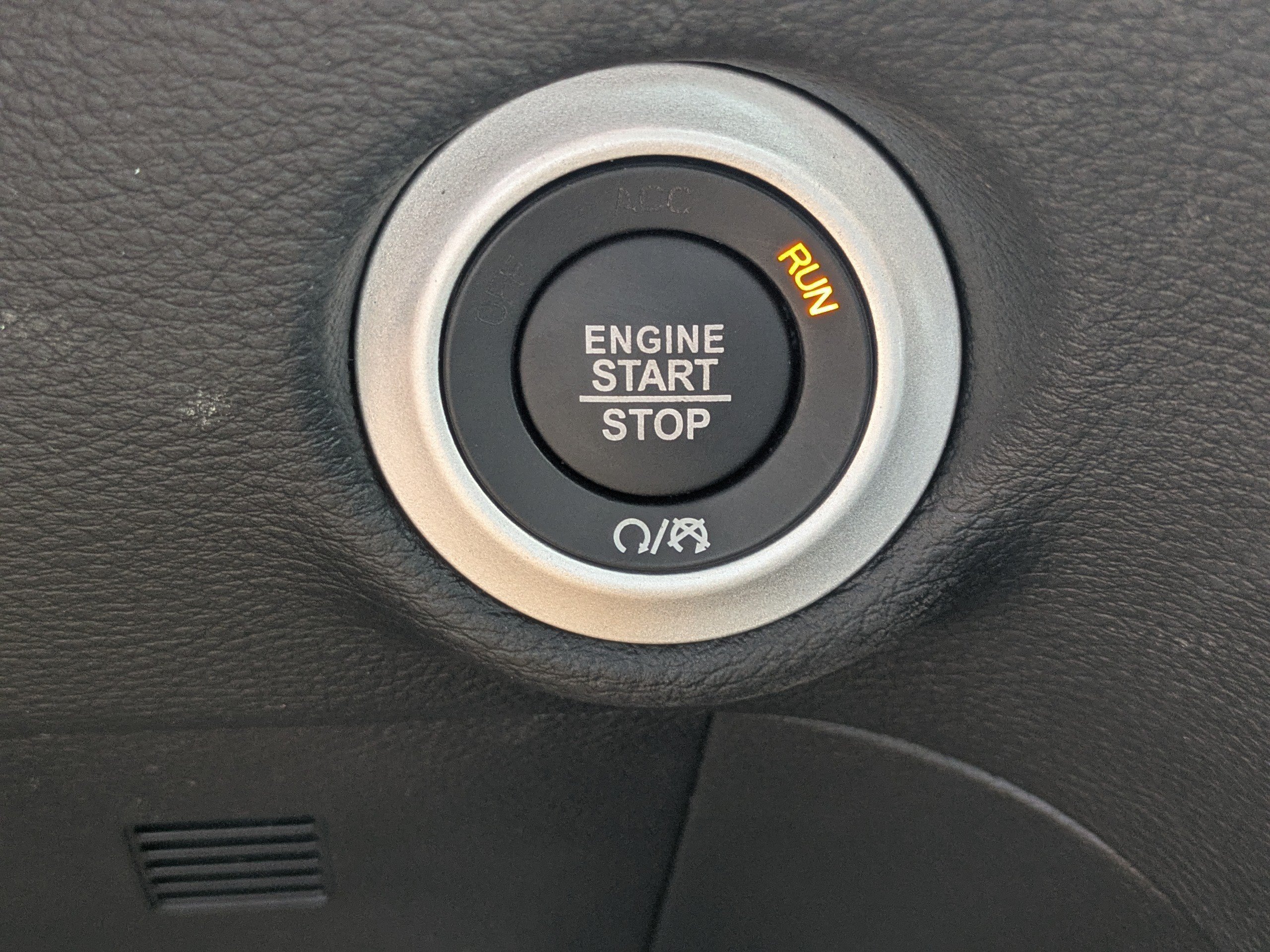 Used 2025 Chrysler Pacifica Limited FWD image 26