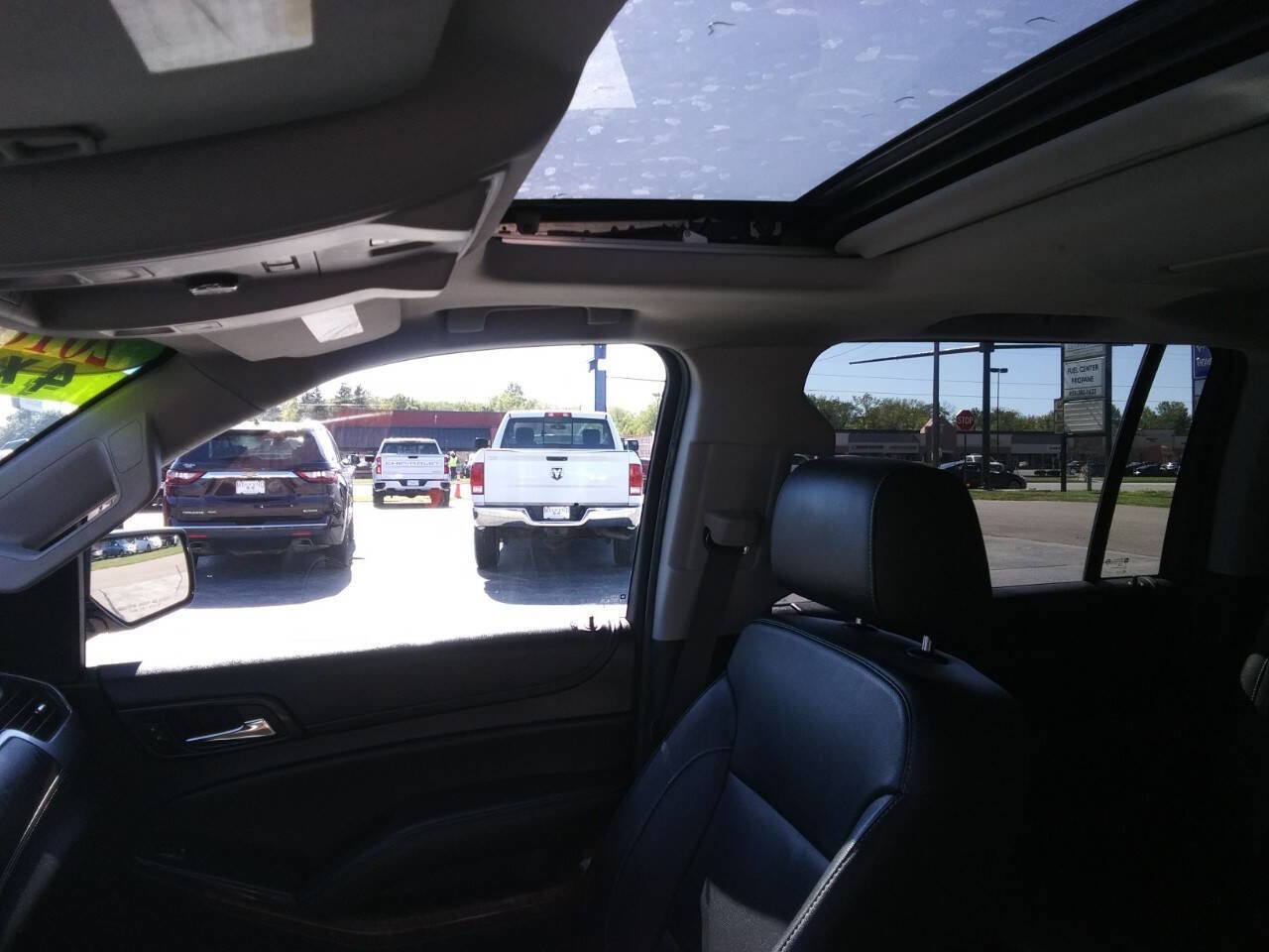 Used 2018 Chevrolet Suburban Premier image 24