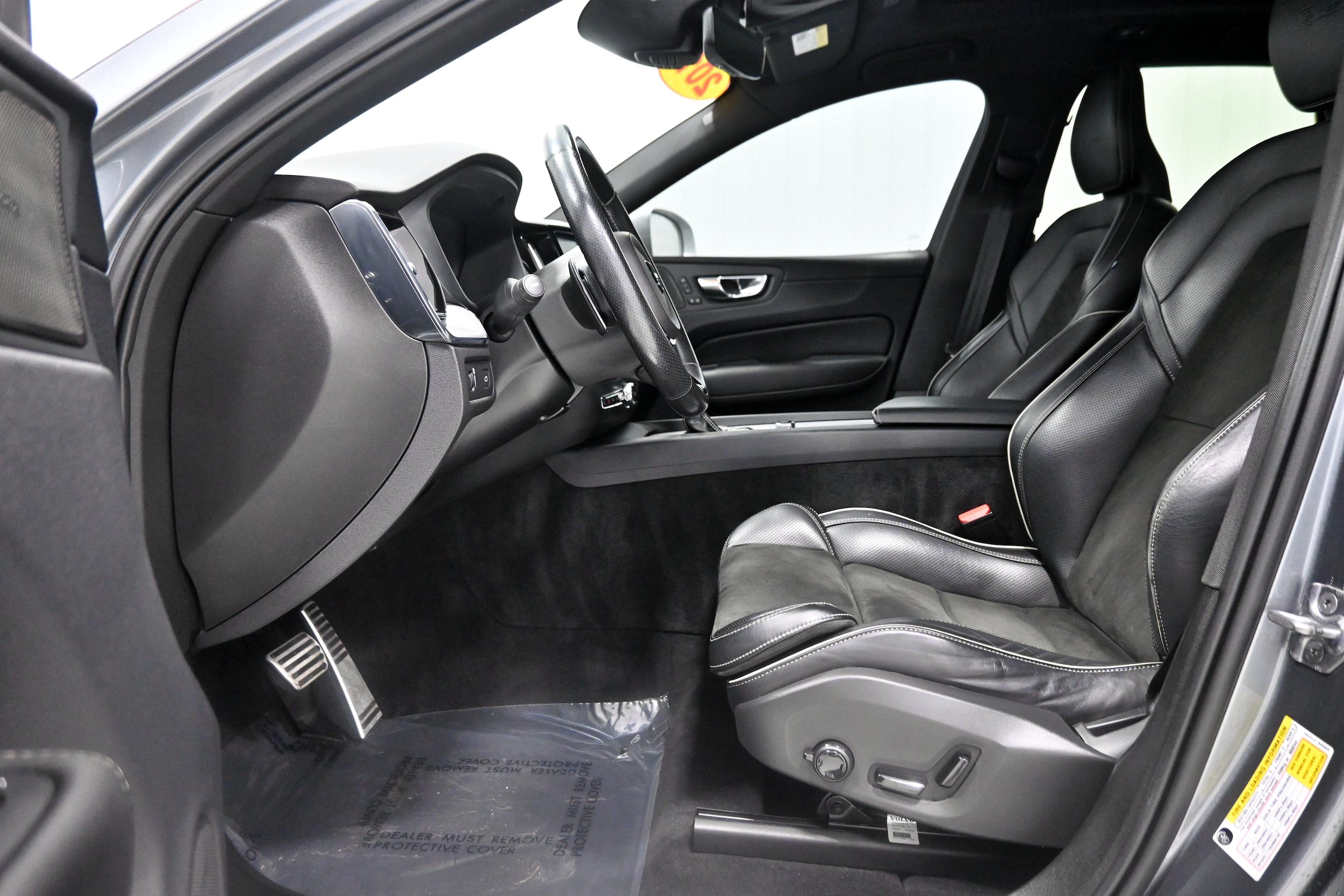 Used 2019 Volvo XC60 T5 R-Design w/ Protection Package Premier AWD/4WD image 5
