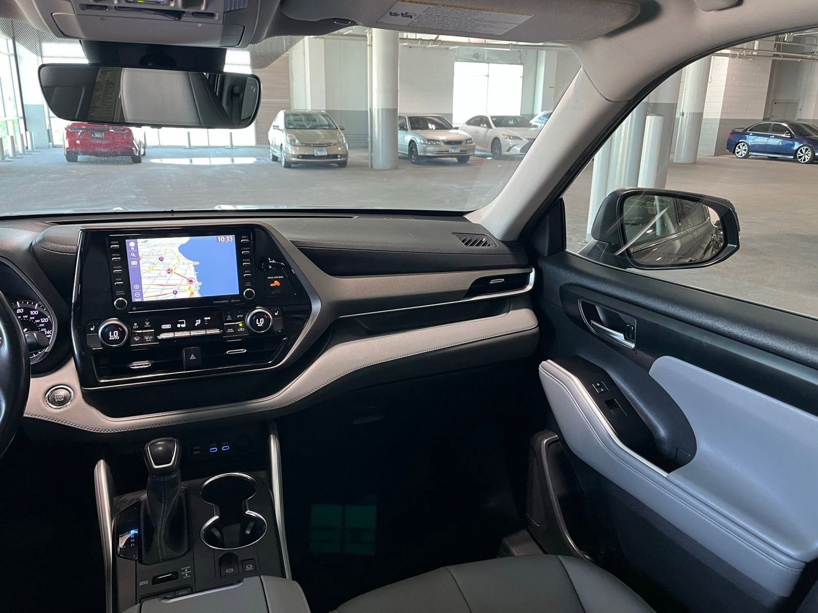 Used 2022 Toyota Highlander XLE AWD/4WD image 45