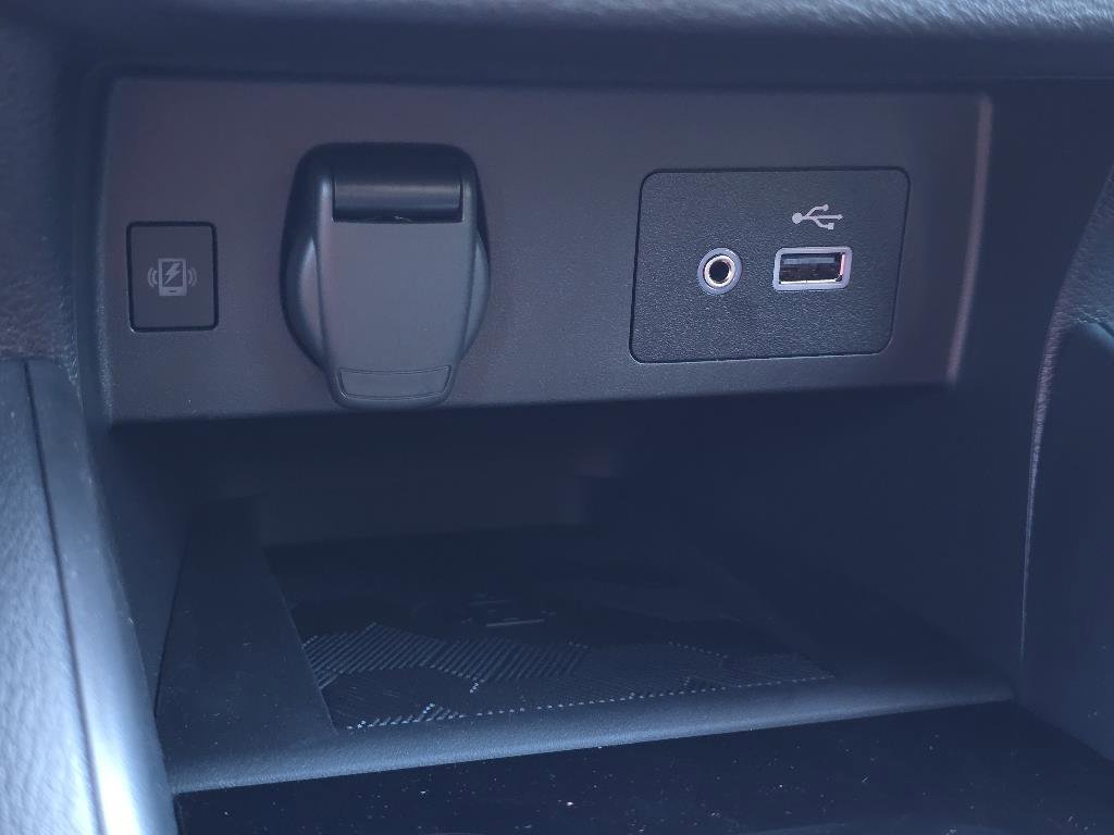 New 2025 Nissan Versa SV w/ Trunk Package image 21