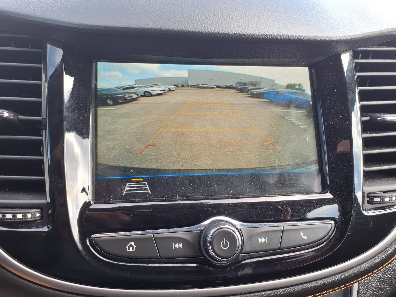 Used 2019 Chevrolet Trax LT w/ LT Convenience Package image 5