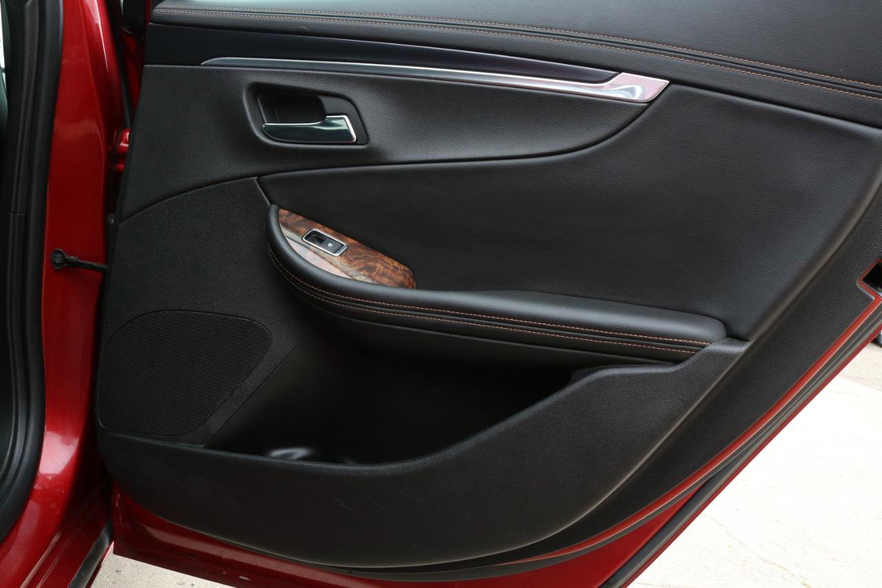 Used 2014 Chevrolet Impala LT w/ Convenience Package image 32