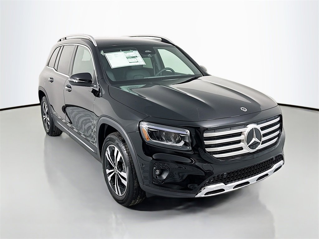 Used 2025 Mercedes-Benz GLB 250 4MATIC image 3