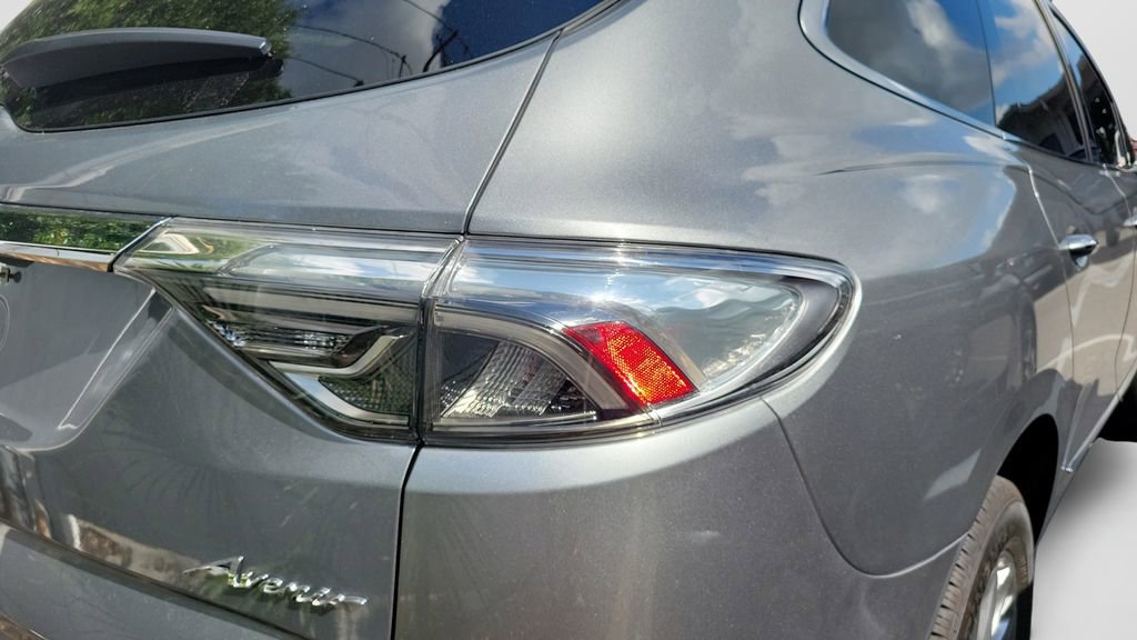 Used 2023 Buick Enclave Avenir w/ Avenir Technology Package FWD image 11