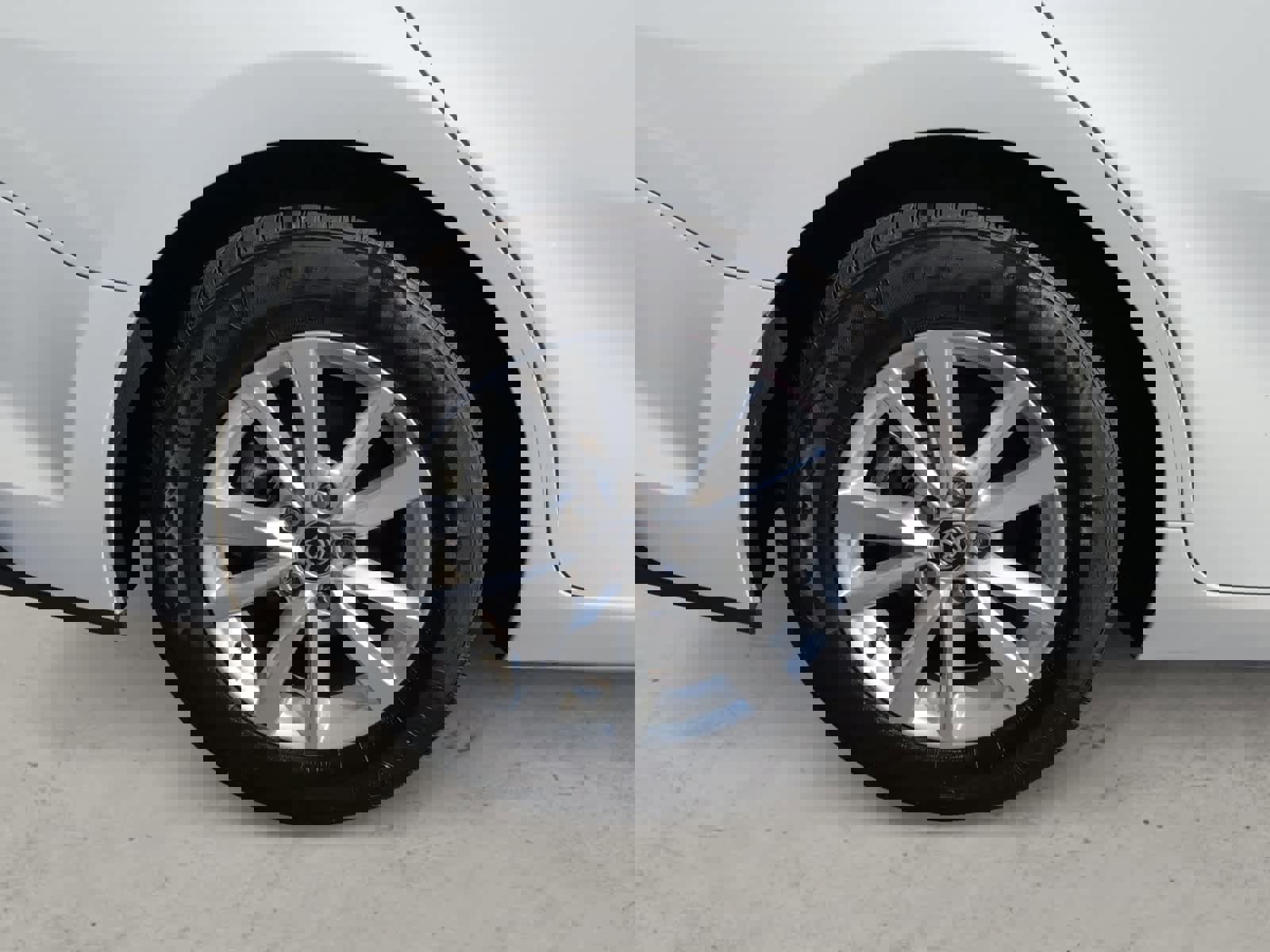 Used 2025 Toyota Camry LE image 9