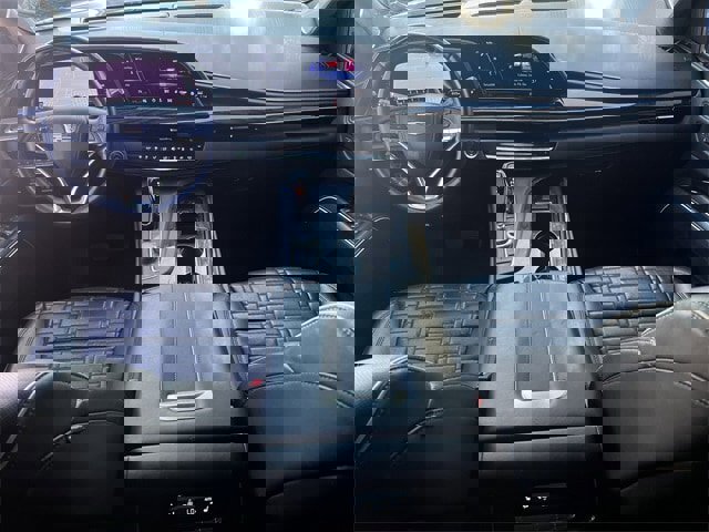 Used 2022 Cadillac Escalade Premium Luxury Platinum image 11