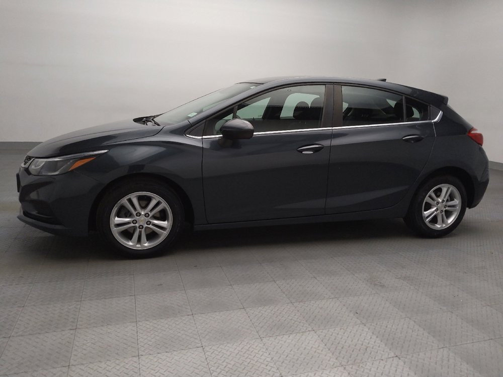 Used 2018 Chevrolet Cruze LT image 2