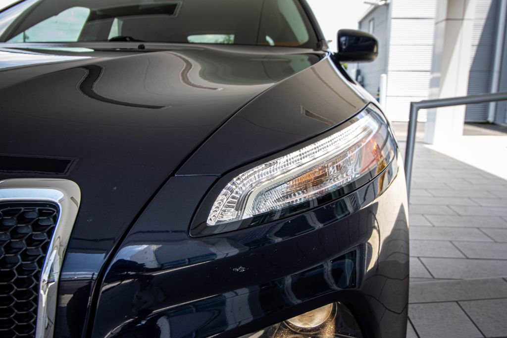 Used 2015 Jeep Cherokee Latitude w/ Cold Weather Group AWD/4WD image 6