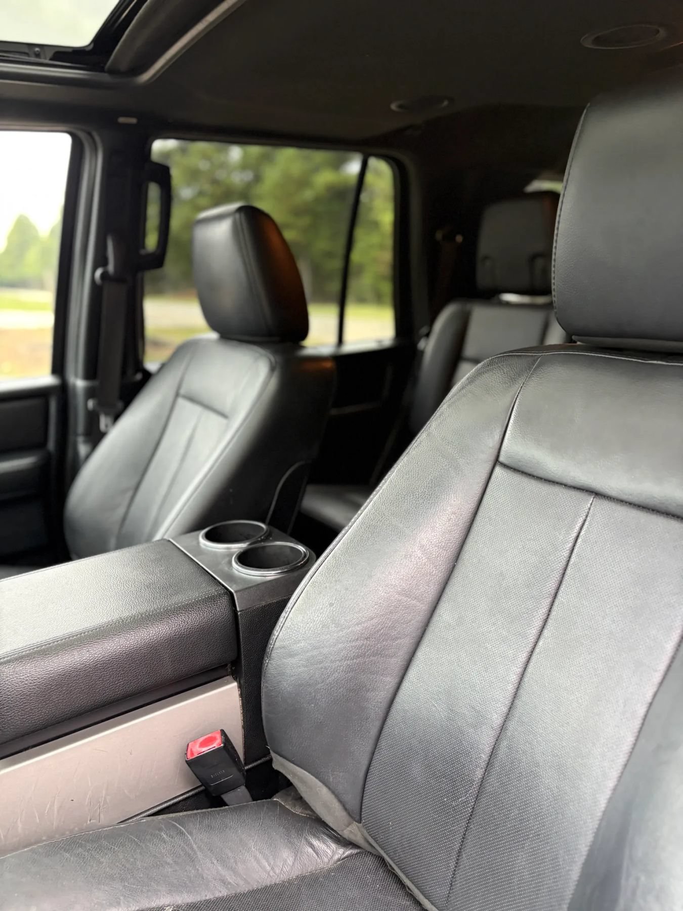 Used 2016 Ford Expedition Limited w/ Equipment Group 301A AWD/4WD image 10