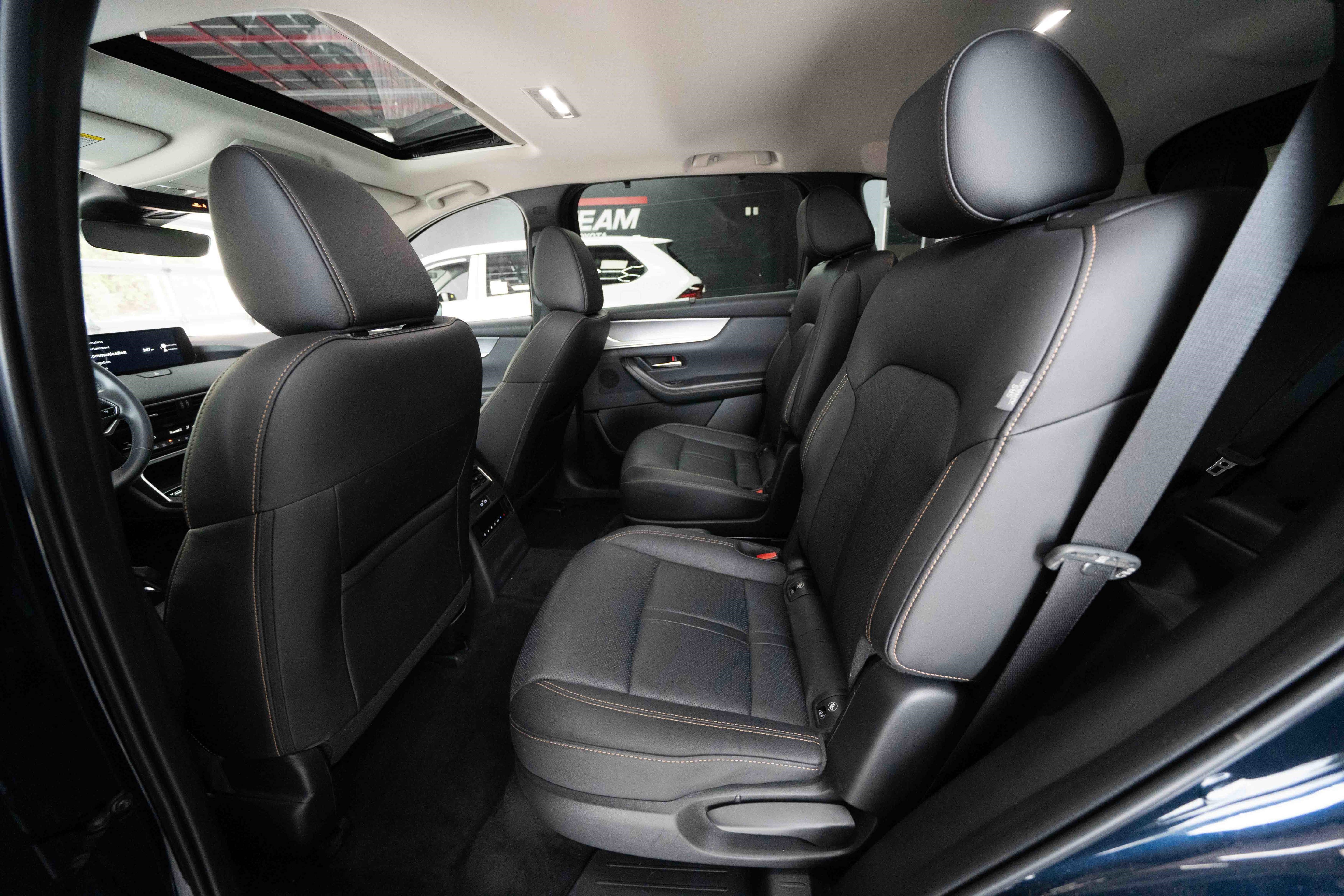 Used 2024 MAZDA CX-90 Plug-In Hybrid w/ Preferred AWD/4WD image 23