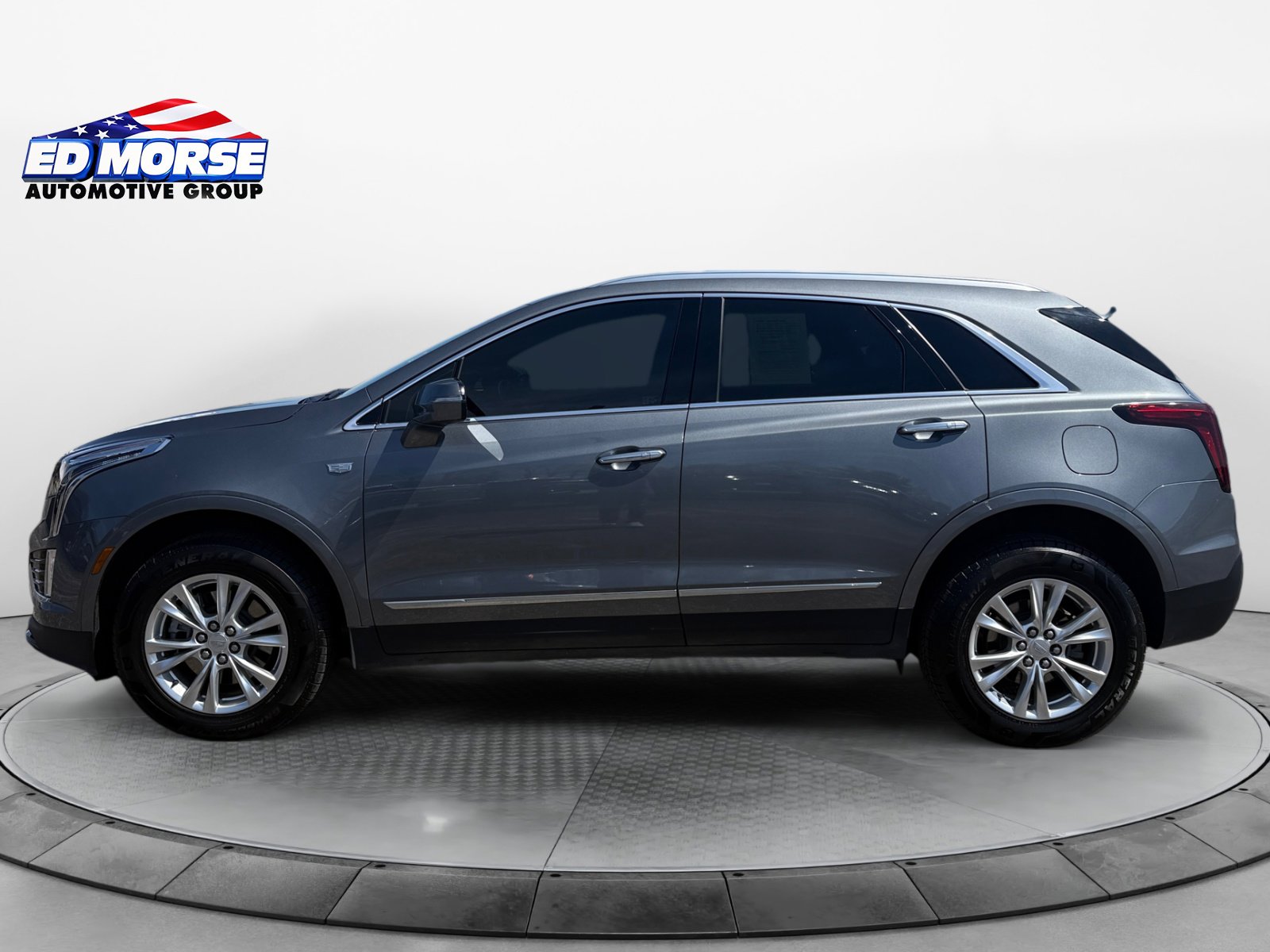 Certified 2022 Cadillac XT5 Luxury AWD/4WD image 2