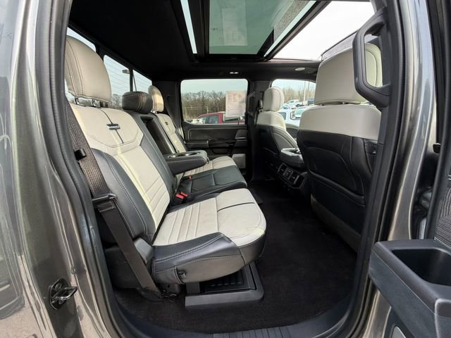 Used 2022 Ford F150 Lightning Platinum image 11