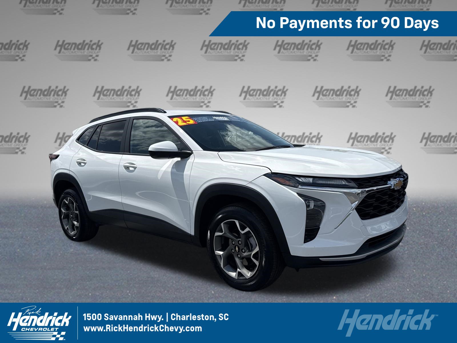 Used 2025 Chevrolet Trax LT FWD image 1