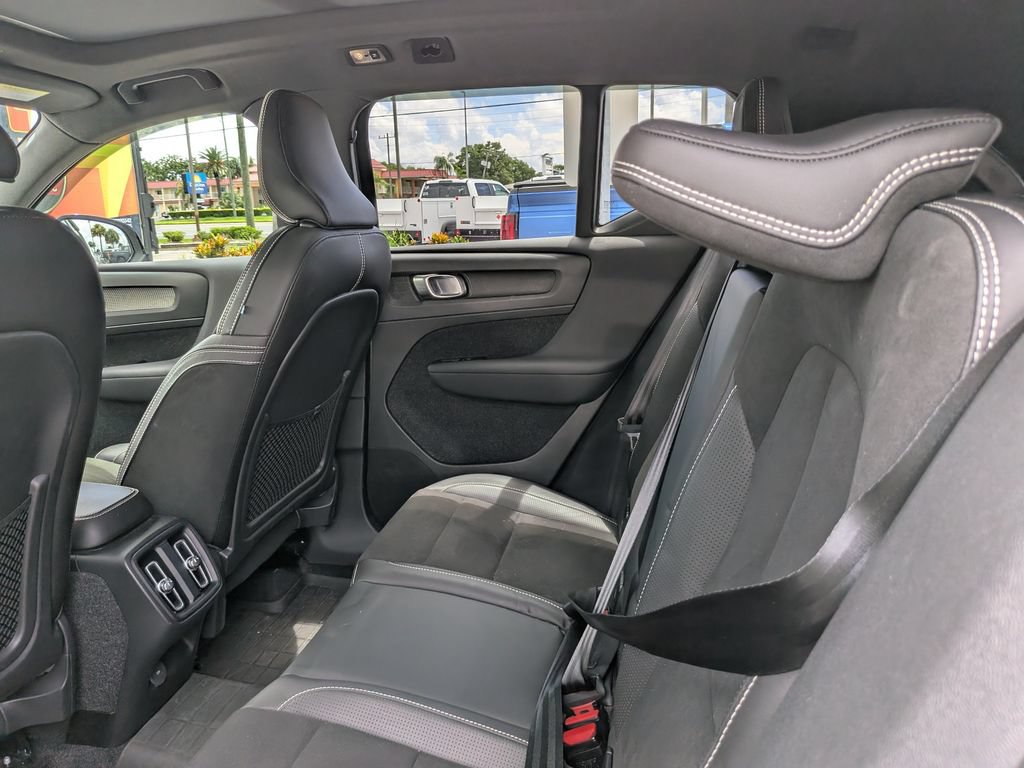 Used 2019 Volvo XC40 T5 R-Design AWD/4WD image 15