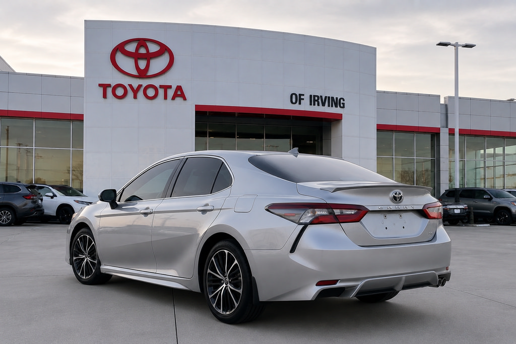 Used 2024 Toyota Camry SE FWD image 4