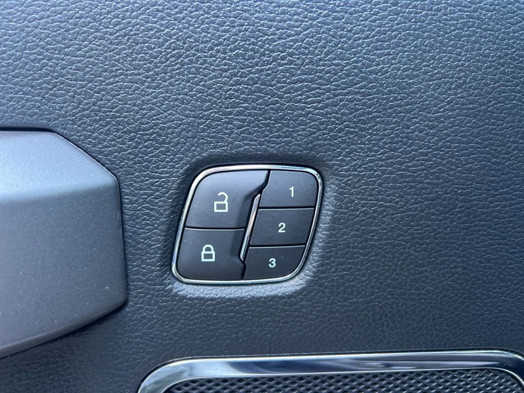 Certified 2020 Ford F150 Platinum w/ Equipment Group 701A Luxury image 25