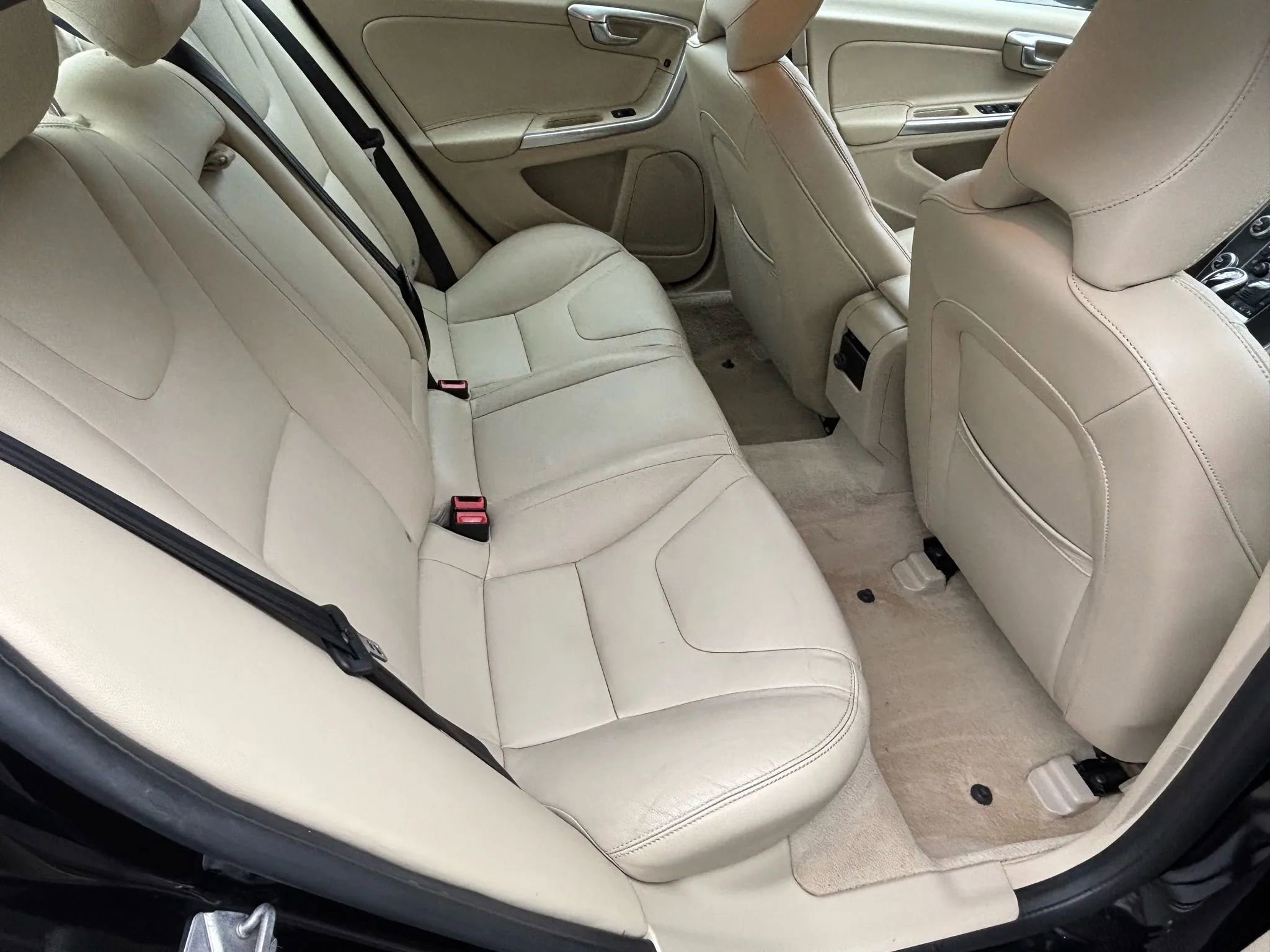 Used 2016 Volvo S60 T5 image 22