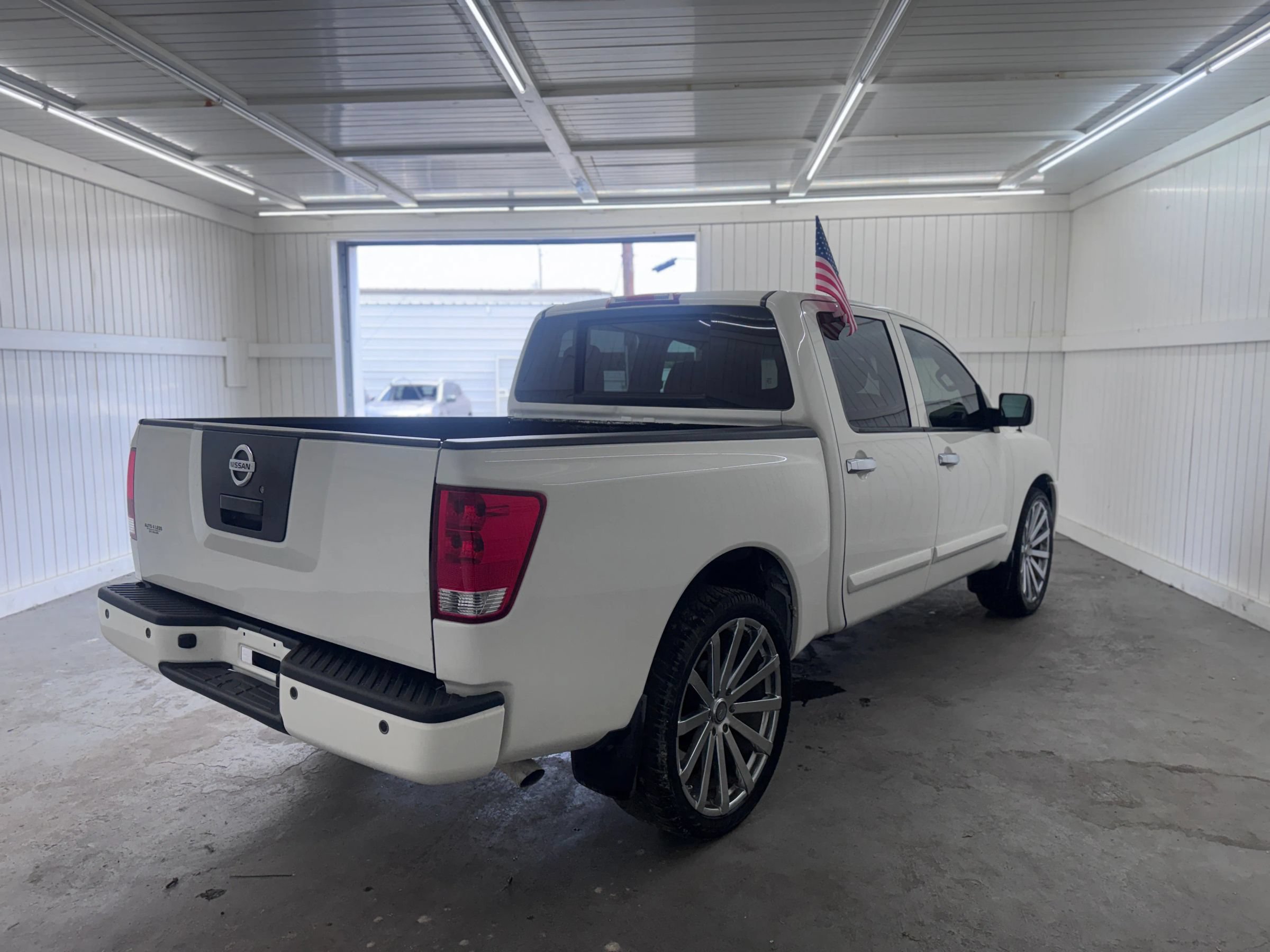 Used 2012 Nissan Titan SV RWD image 5