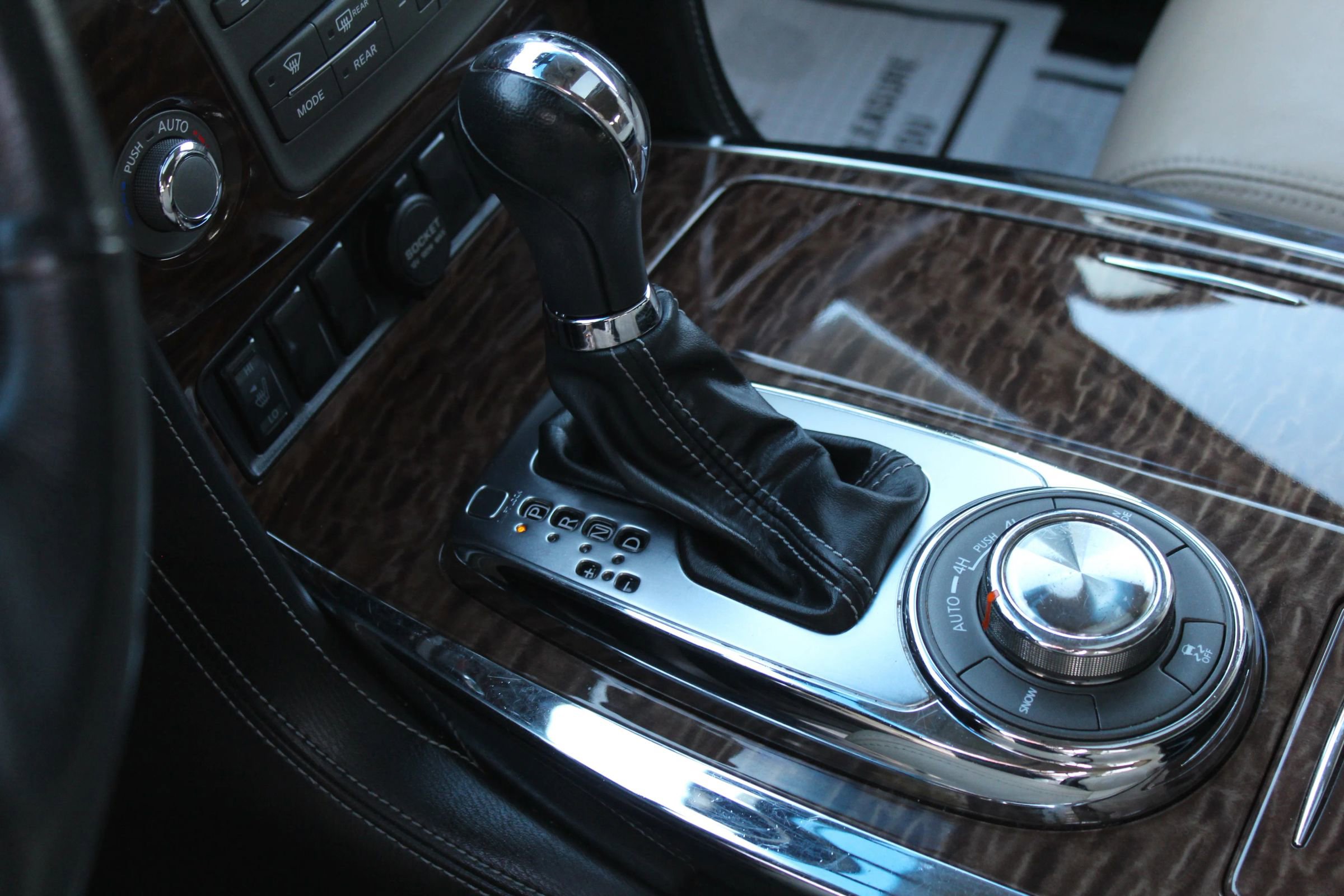 Used 2017 Nissan Armada SL image 25