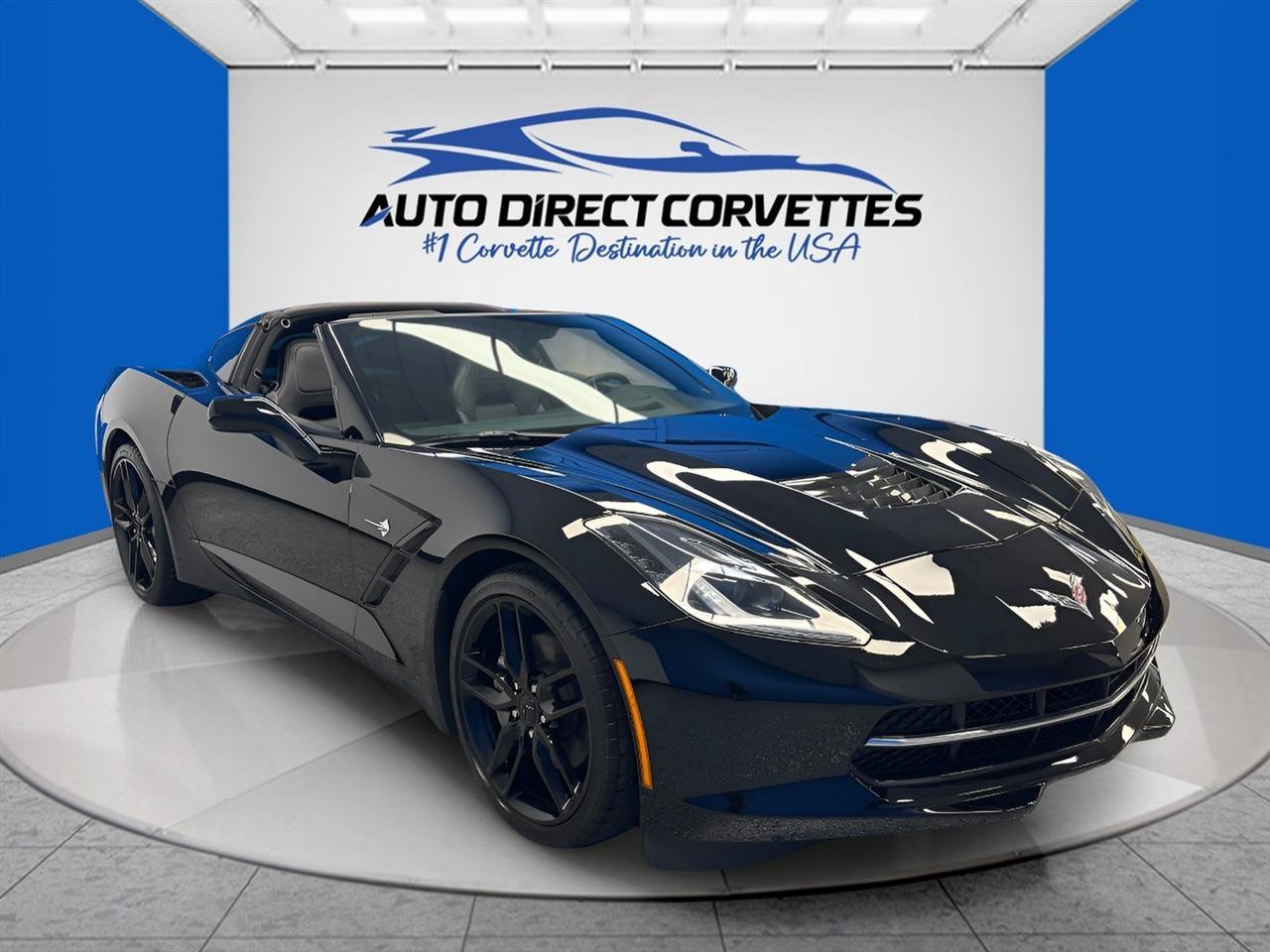 Used 2019 Chevrolet Corvette Stingray Coupe w/ 1LT RWD image 3