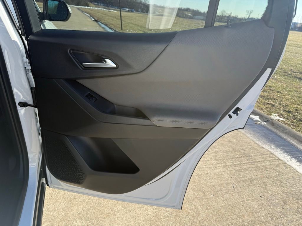 New 2026 Chevrolet Equinox LT w/ Convenience Package II image 15