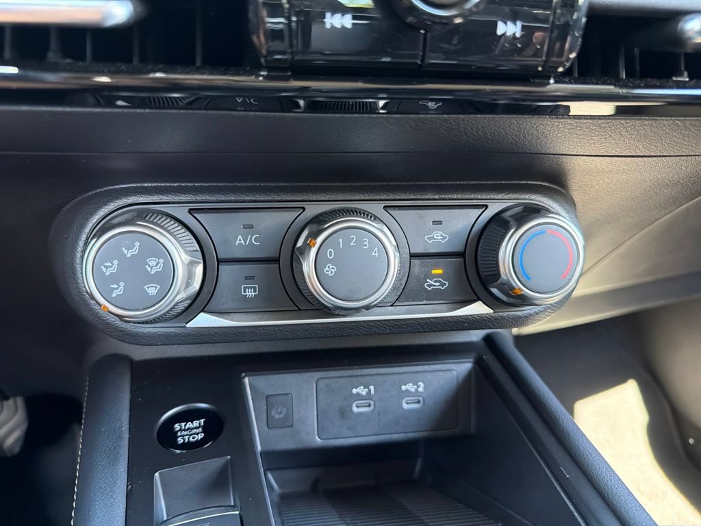 Certified 2025 Nissan Kicks SV AWD/4WD image 13