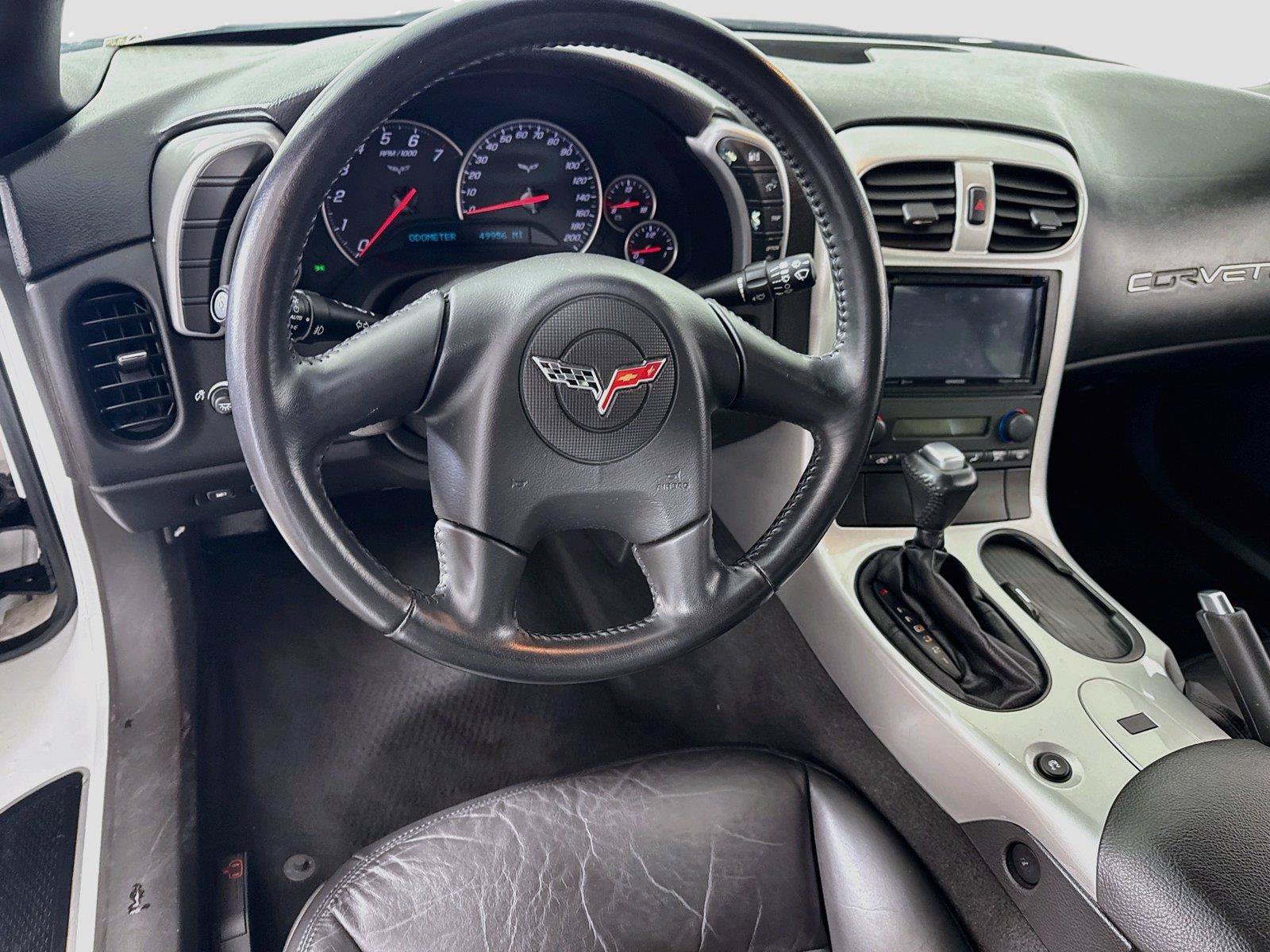 Used 2005 Chevrolet Corvette Coupe RWD image 2