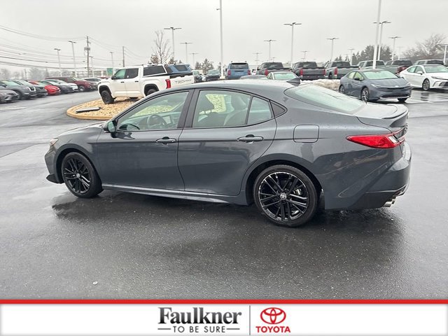 Used 2025 Toyota Camry SE image 13