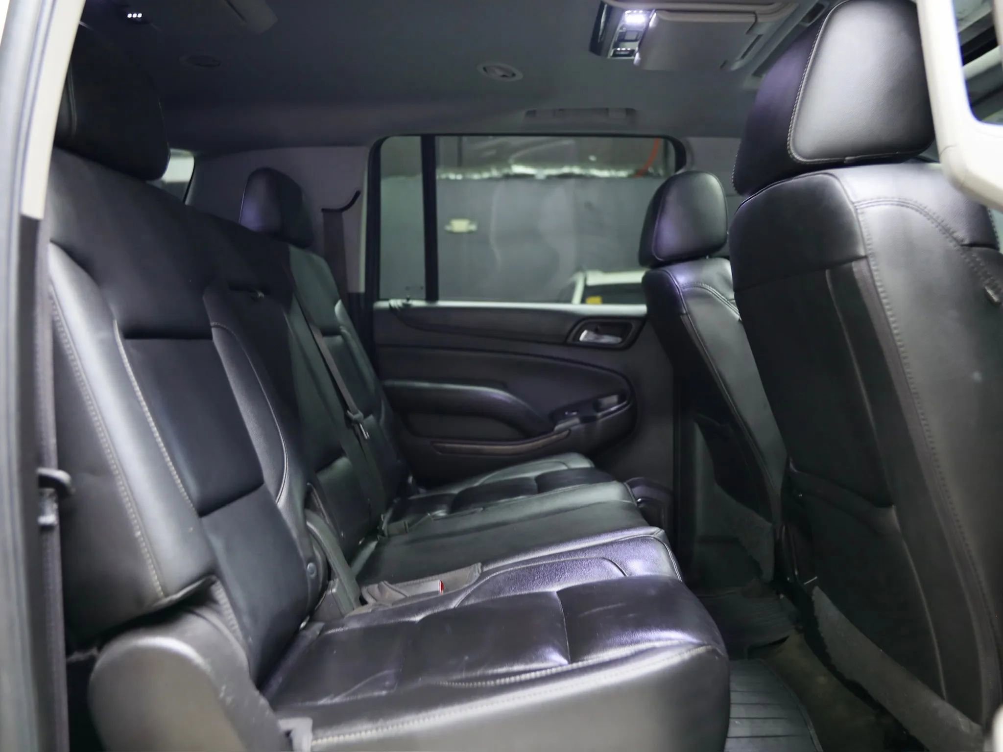 Used 2016 Chevrolet Suburban LT image 28