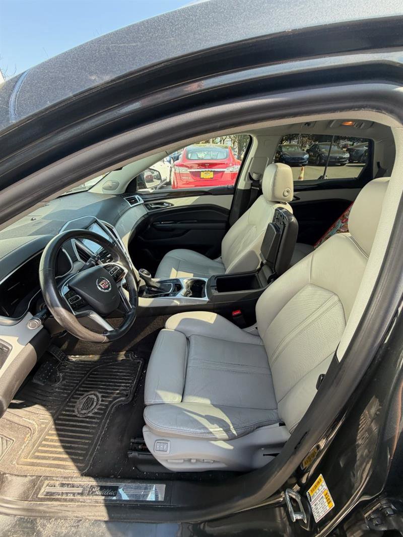 Used 2014 Cadillac SRX Luxury w/ Driver Awareness Package image 6