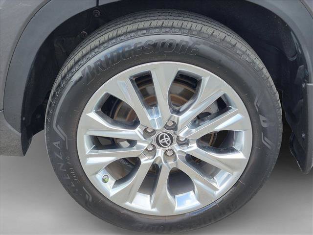Used 2023 Toyota Highlander Limited FWD image 22