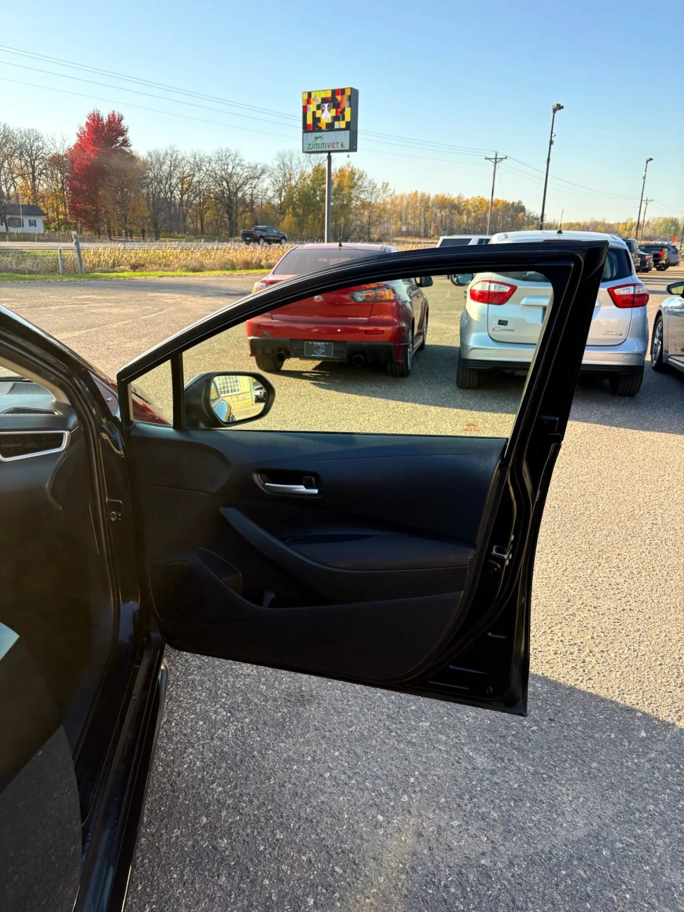 Used 2020 Toyota Corolla LE FWD image 25