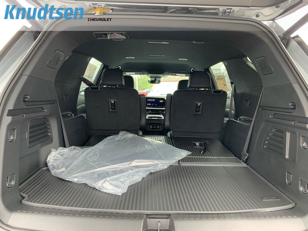 New 2026 Chevrolet Traverse LT w/ Driver Confidence Package AWD/4WD image 15