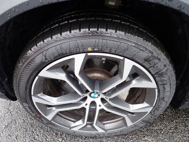 Used 2021 BMW X5 xDrive40i w/ Premium Package 2 AWD/4WD image 13