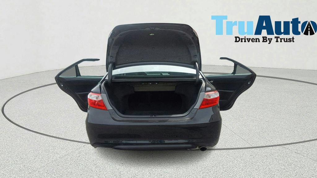 Used 2016 Toyota Camry XSE w/ Moonroof Package FWD image 12