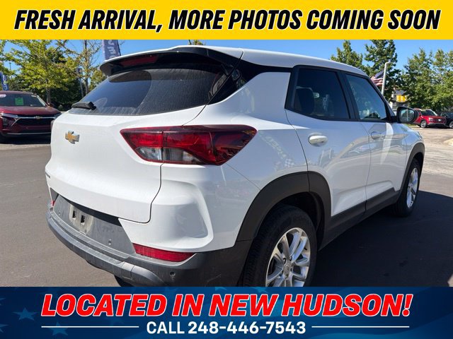 Used 2025 Chevrolet TrailBlazer LS w/ LS Convenience Package FWD image 3