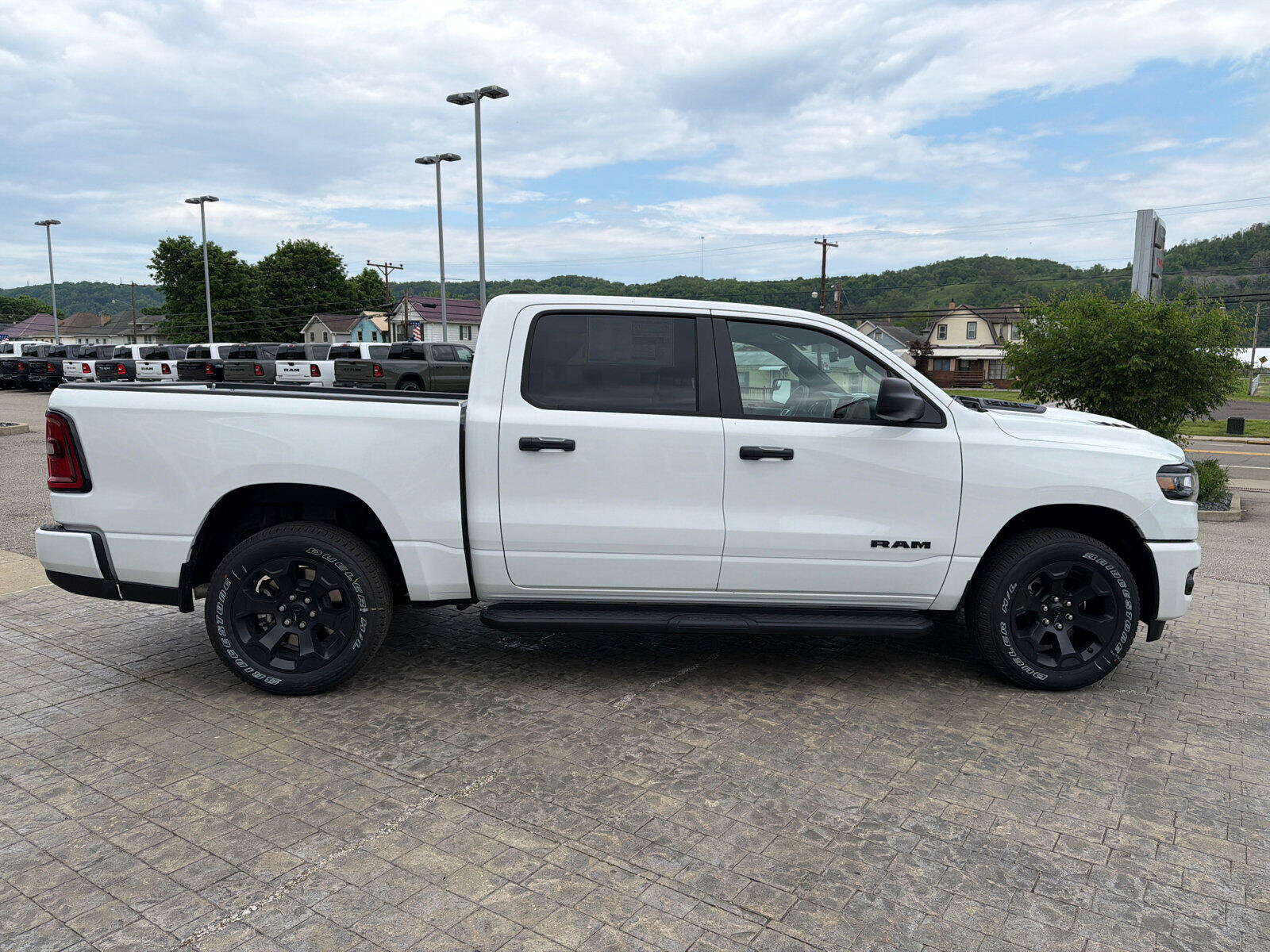 New 2026 RAM 1500 Express AWD/4WD image 9