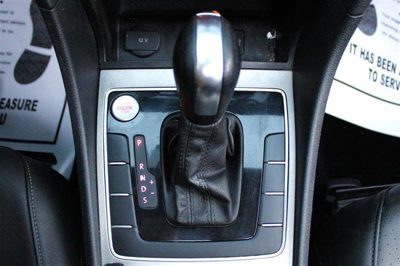 Used 2021 Volkswagen Passat 2.0T SE image 20