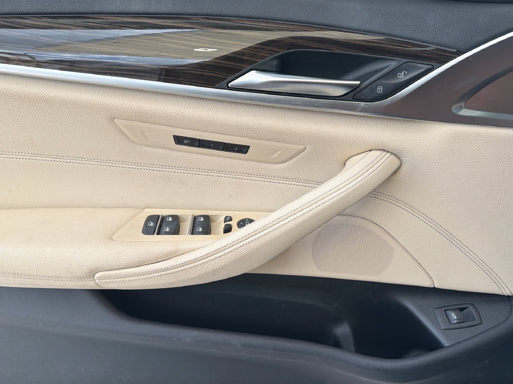 Used 2020 BMW 530i RWD image 29