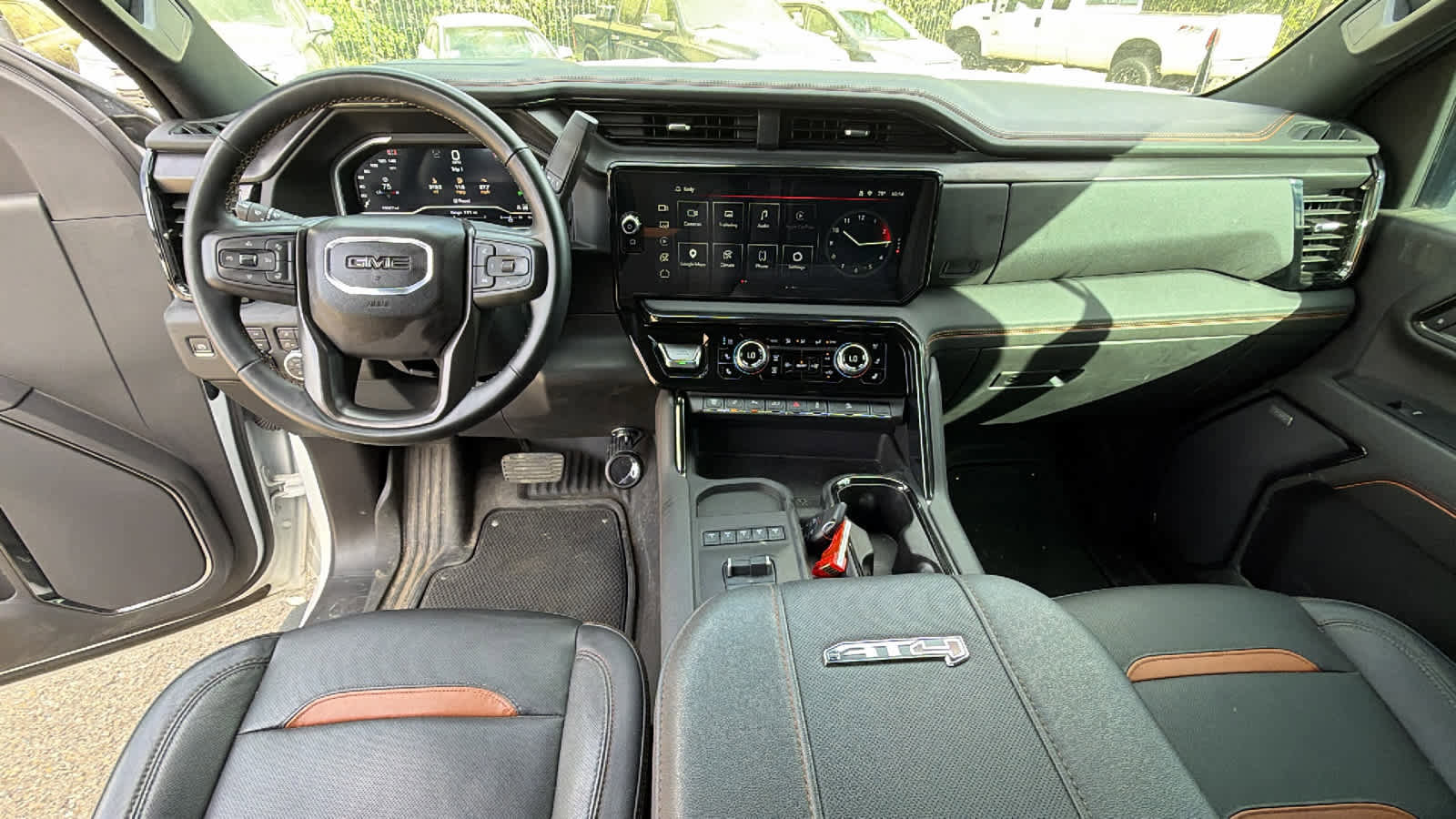 Used 2024 GMC Sierra 2500 AT4 w/ AT4 Premium Plus Package image 18