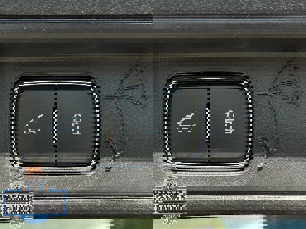 Used 2025 Ford Explorer ST-Line w/ ST-Line Street Pack image 31