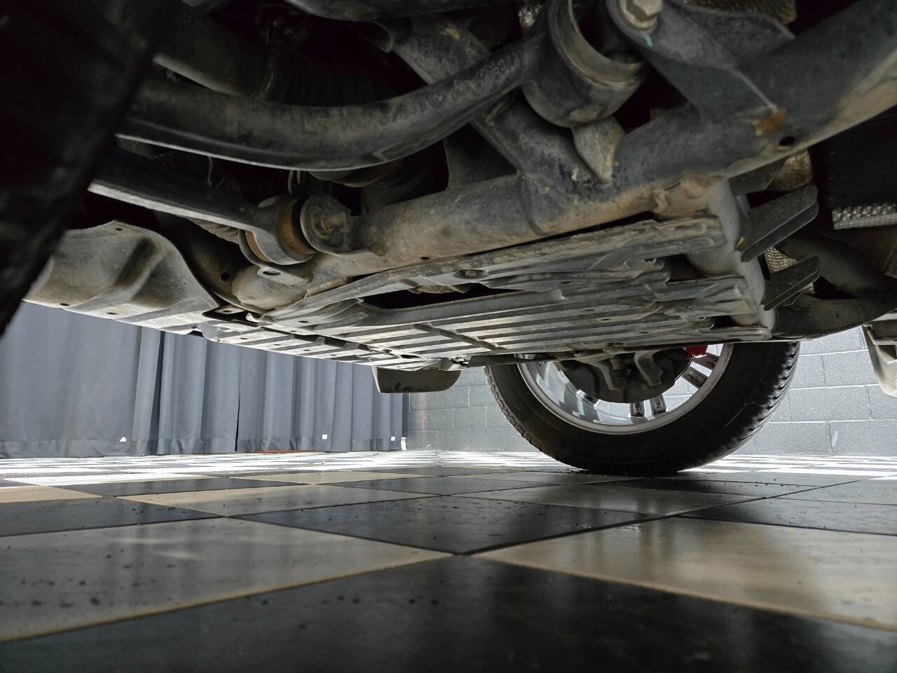 Used 2012 Land Rover Range Rover HSE LUX image 16